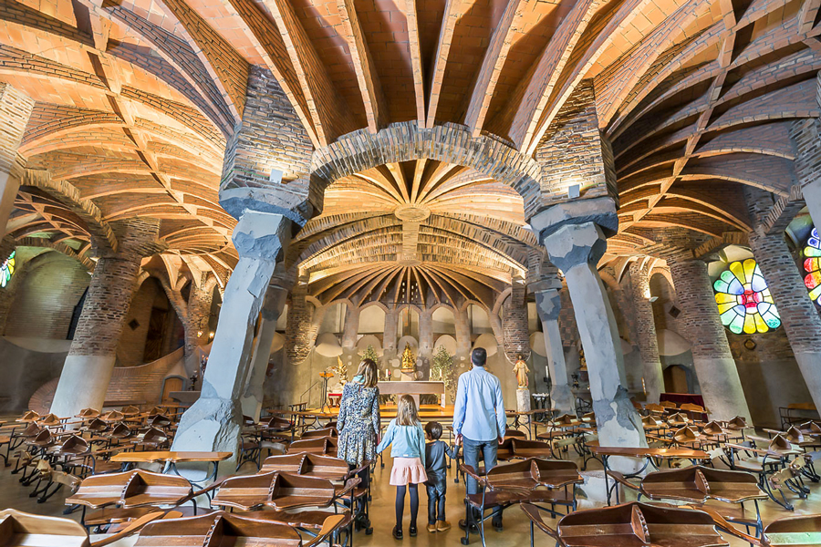 Cripta Gaudí de la Colònia Güell Cripta Gaudí de la Colònia Güell