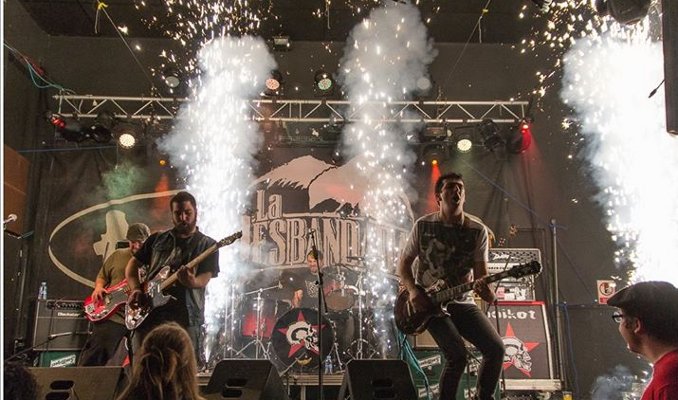 La Desbandada en concert a Marató, gener 2015 La Desbandada en concert a Marató, gener 2015