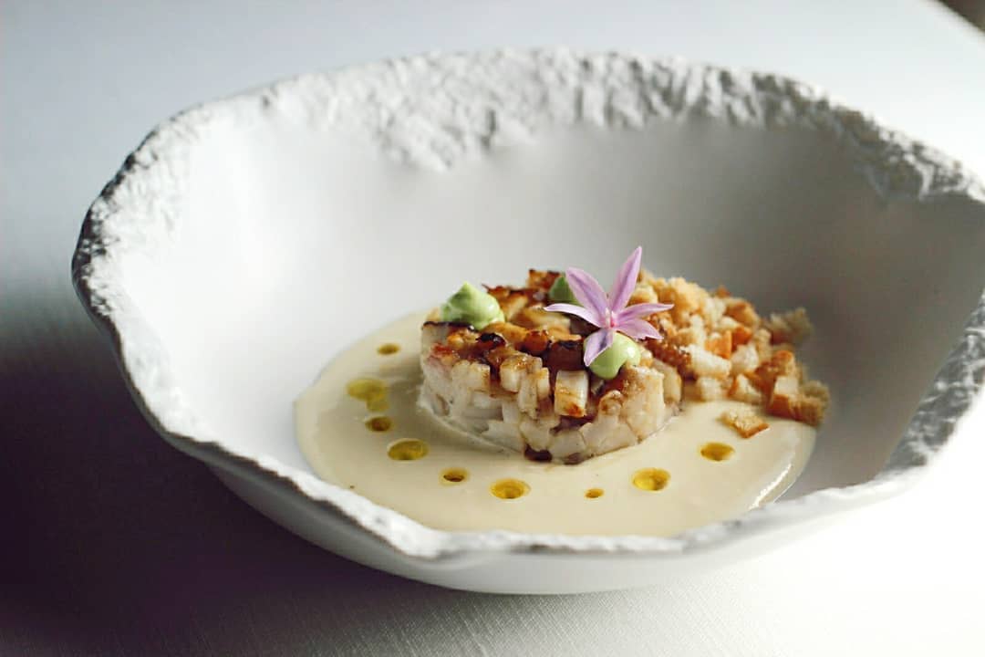 Hamburguesa de sèpia amb crema suau d’allioli - Restaurant Les Moles