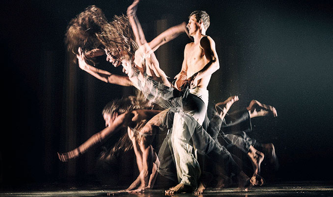 Espectacle 'Europium' de RootlessRoot 
