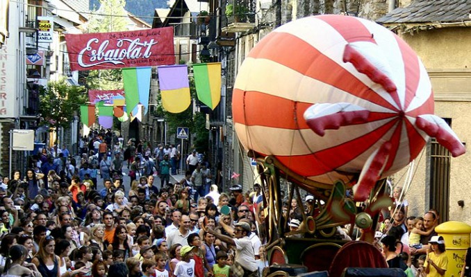 Esbaiola't, arts escèniques, Esterri d'Àneu, Pirineus, espectacle, familia, infants, Surtdecasa Ponent, juliol, 2016