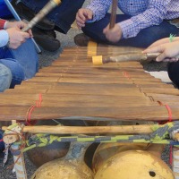 Escolta, descobreix i crea la teva música Escolta, descobreix i crea la teva música