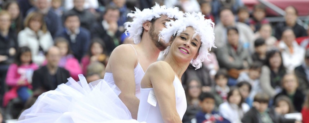 FiraTàrrega, Fira de Tàrrega, teatre, carrer, clown, música, batukada, circ, malabars, espectacle, mim, holi festival, itinerant, al carrer, en viu, Surtdecasa Ponent, Urgell, internacional FiraTàrrega, Fira de Tàrrega, teatre, carrer, clown, música, batukada, circ, malabars, espectacle, mim, holi festival, itinerant, al carrer, en viu, Surtdecasa Ponent, Urgell, internacional