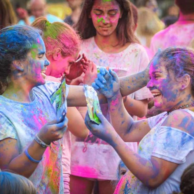 Holi fest durant la Festa Major de l'any passat