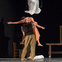 Espectacle 'All these places have their moments' de La Otra Familia