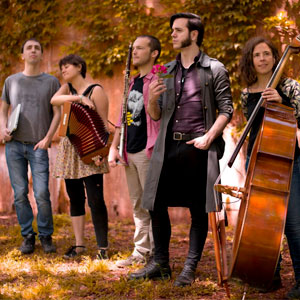 Concert ‘Les Cançons seran sempre nostres’ a càrrec d’Arnau Tordera i Magí Canyelles Concert ‘Les Cançons seran sempre nostres’ a càrrec d’Arnau Tordera i Magí Canyelles