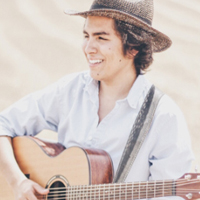 Milton Salazar, cantant
