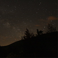 Imatge d'una de les passejades nocturnes que proposa MonNatura Pirineus Imatge d'una de les passejades nocturnes que proposa MonNatura Pirineus