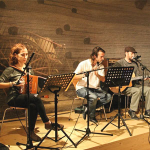 Tòlia i les Guineus Tòlia i les Guineus