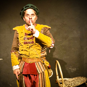 Teatre familiar 'Els 3 Porquets', Valdiri Matafaluga i la seva ajudant Isca Teatre familiar 'Els 3 Porquets', Valdiri Matafaluga i la seva ajudant Isca