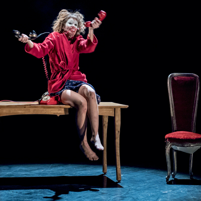 Espectacle 'Ahir està al caure' d'Atònita Cie Espectacle 'Ahir està al caure' d'Atònita Cie