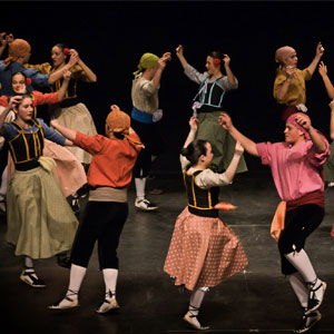 Espectacle de dansa 'Ballar ens fa lliures' Espectacle de dansa 'Ballar ens fa lliures'