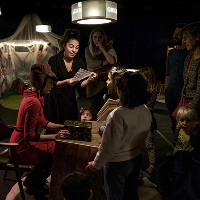 Espectacle 'La biblioteca de la curiositat infinita' de Marga Socias Espectacle 'La biblioteca de la curiositat infinita' de Marga Socias