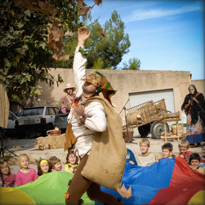 Espectacle familiar 'La festa de la Tardor' del grup d'animació Els Picarols