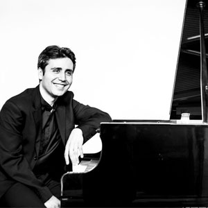 Francisco Fierro, Pianista