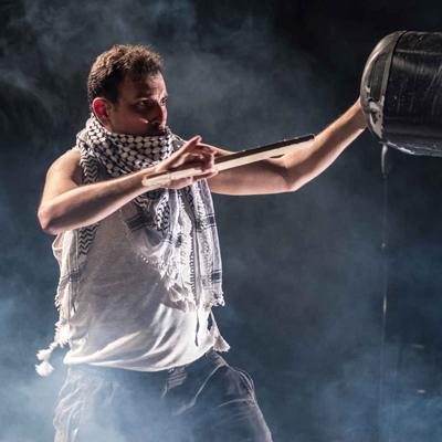 Espectacle 'And here I am', The Freedom Theatre Espectacle 'And here I am', The Freedom Theatre