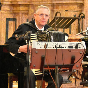José Ma Chavarría José Ma Chavarría