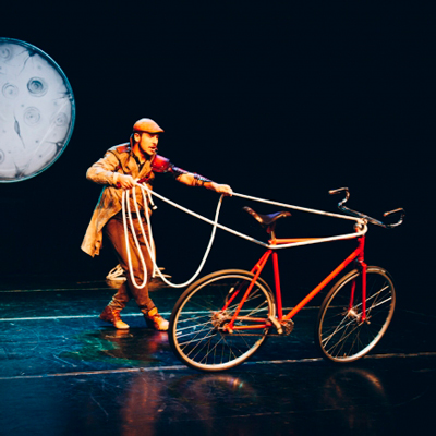 Espectacle 'L'Y - Ànsia per volar' - Yldor Llach