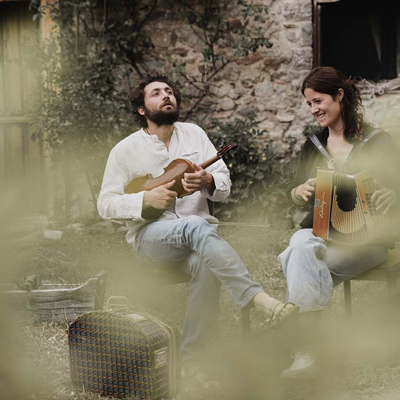 Magari, Ivan Garriga i Liv Hallum