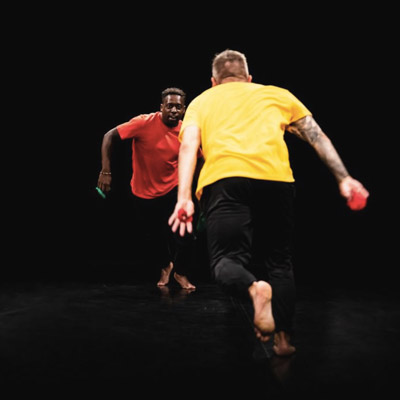 Espectacle familiar de dansa 'mOts premiers (primers mots)' d'AK Entrepôt Espectacle familiar de dansa 'mOts premiers (primers mots)' d'AK Entrepôt
