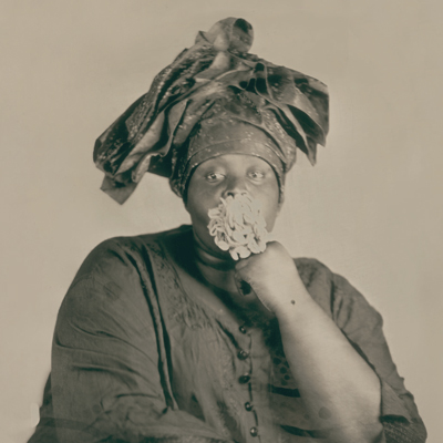 Exposició 'Khadija Saye. Seguint un estel fugaç'