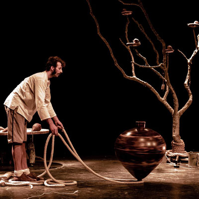 Espectacle 'POI', Cia. D'Es Tro, 