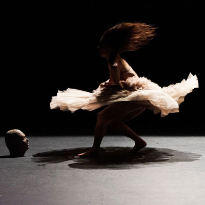 Espectacle 'Prémisse' de Thi mai NGuyen