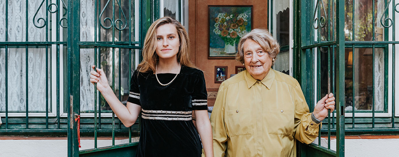 Georgina Torrado i Isabel Pujol, neta i àvia