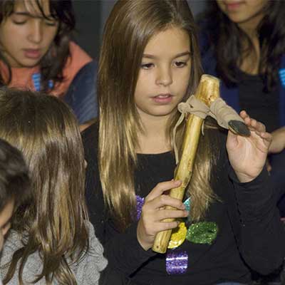 Visita familiar 'Sobreviure a la Prehistòria' - Museu d'Història de Catalunya 2022 Visita familiar 'Sobreviure a la Prehistòria' - Museu d'Història de Catalunya 2022