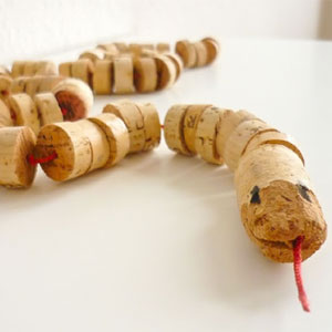 Taller infantil amb taps de suro