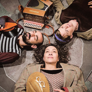 Teatre familiar 'Momo'