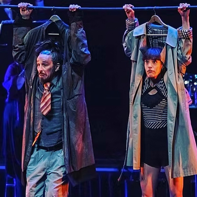Espectacle 'Street Sale', de la Cia Los Colga-Dos