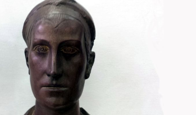 Escultura 'Dona d’Amposta', d'Emili Fontbona