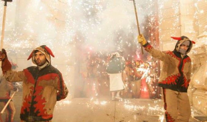 cultura, cites, agost, 2016, aquelarre, foc, espectacle, música, les garrigues guitar festival, fira de l'ovella, concurs gossos d'atura, mercat càtar de Castellbò, Llavorsí, Guimerà, mercat medieval, Urgell, Surtdecasa Ponent cultura, cites, agost, 2016, aquelarre, foc, espectacle, música, les garrigues guitar festival, fira de l'ovella, concurs gossos d'atura, mercat càtar de Castellbò, Llavorsí, Guimerà, mercat medieval, Urgell, Surtdecasa Ponent