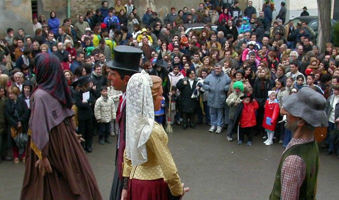 Festa Popular, carnaval, tradició, El Brut i la Bruta, Torà, febrer, 2017, Surtdecasa Ponent