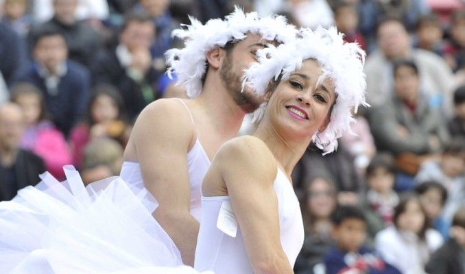 FiraTàrrega, Fira de Tàrrega, teatre, carrer, clown, música, batukada, circ, malabars, espectacle, mim, holi festival, itinerant, al carrer, en viu, Surtdecasa Ponent, Urgell, internacional