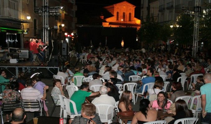 Mollerussa Open Night, comerç, juliol, Pla d'Urgell, Mollerussa, música, dj, dansa, humor, sorteig, Lleida, Surtdecasa Ponent
