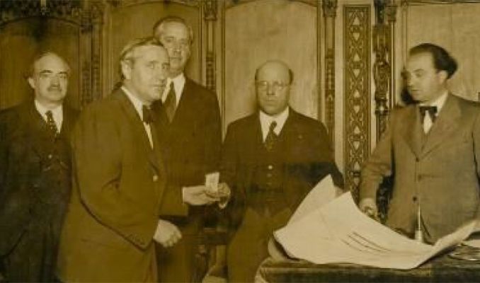 Acte d'entrega del títol de Fill Adoptiu de Barcelona i entrega de la Medalla de la Ciutat de Barcelona a Pau Casals, 16 de juny de 1934 (Fons Fundació Pau Casals)