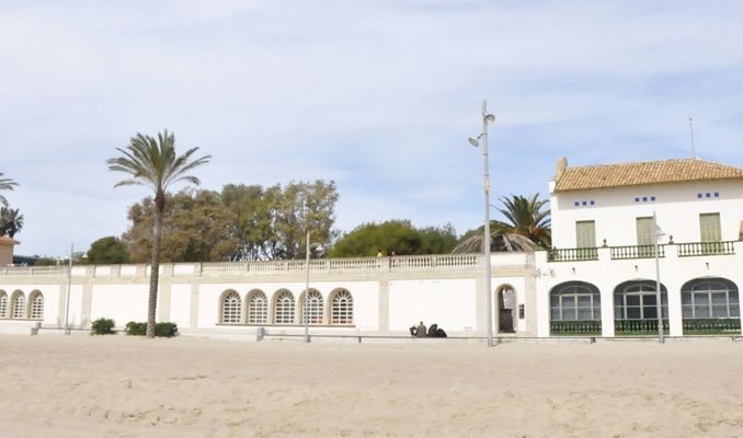La Vil·la Casals vista des de la platja