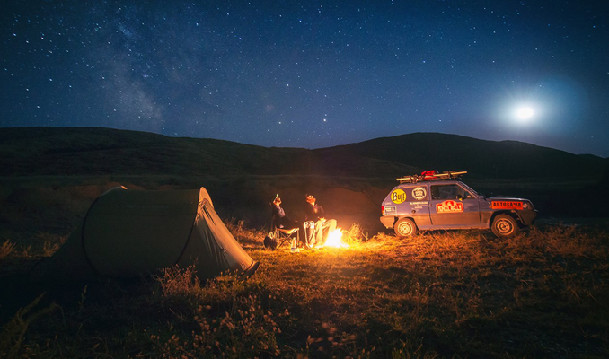 Entrevista a l'equip Nokorristän, del Mongol Rally, el Ricard Rojas i l'Enric Carrer