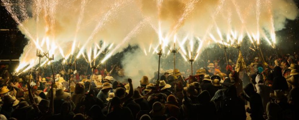 Aquelarre, 2016, Cervera, Segarra, màgia, bruixes, tradició, música, foc, petards, concerts, aire lliure, places, carrer, popular, pagà, Surtdecasa Ponent, agost, estiu, espectacle