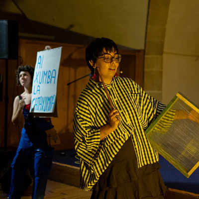 Disc 'Memòria Cantada de Cambrils', de Buscar l'agulla (Maria Borràs Jardí i Marina Carrión Samaniego)