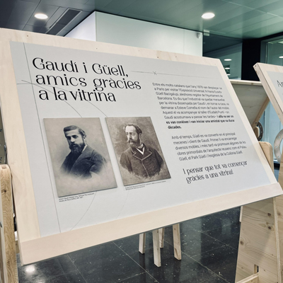 Exposició 'Gaudí i la vitrina Comella, molt més que un moble'