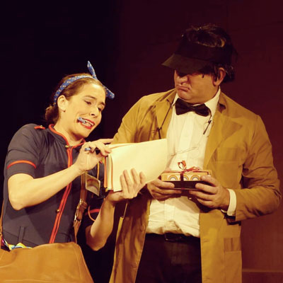 Espectacle familiar 'La llibreria màgica' de Peixospeixeres Teatre