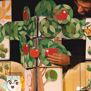 Espectacle 'Una poma, un pomer' a càrrec de la companyia De Paper