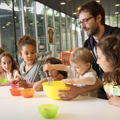 Tallers familiars d'alimentació al Món Sant Benet, Fundació Catalunya La Pedrera