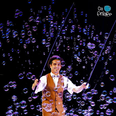 Espectacle 'Vegin i Passin' de la Cia. Enlaire