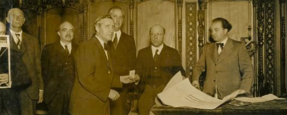 Acte d'entrega del títol de Fill Adoptiu de Barcelona i entrega de la Medalla de la Ciutat de Barcelona a Pau Casals, 16 de juny de 1934 (Fons Fundació Pau Casals)